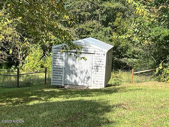 4th image of 102 Lakeland Ave SE