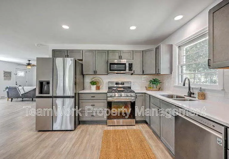 702 N Palmetto St — Photo 12