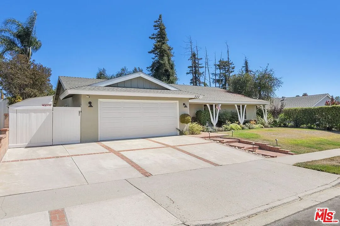 3 bed, 2.0 bath, 1794 sqft, $5,500 — Photo 2