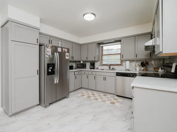 120 Highwood Dr, Bessemer, AL 35023