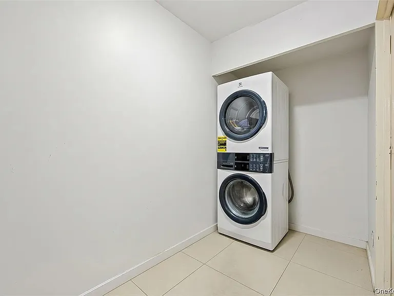 10607 Northern Blvd #5B — Photo 4