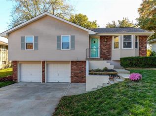527 NE 98th Pl, Kansas City, MO 64155