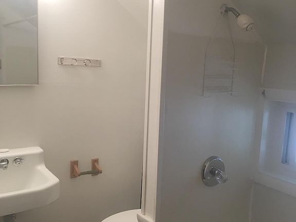 4th image of 120 Mound St