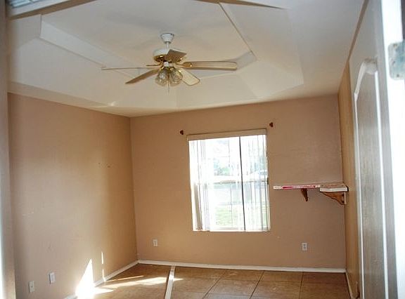 3rd image of 1507 Elm Dr