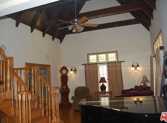 3rd image of 1551 Glenville Dr