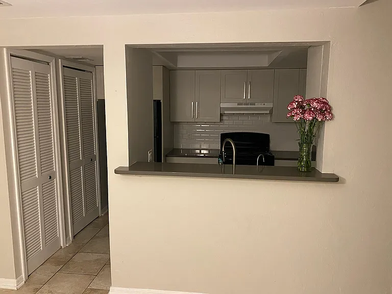 900 SW 62nd Blvd #D27 — Photo 5
