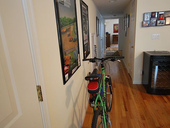 5th image of 218 Main St Unit 202