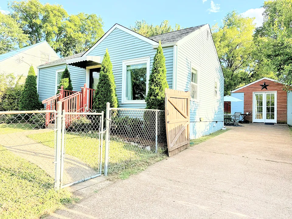 192 Queen Ave