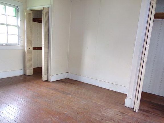 5th image of 1001 1/2 Julia St