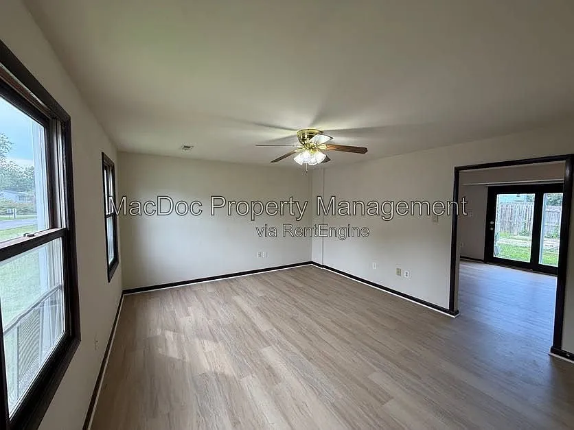 2 bed, 1.5 bath, 1120 sqft, $1,795 — Photo 2