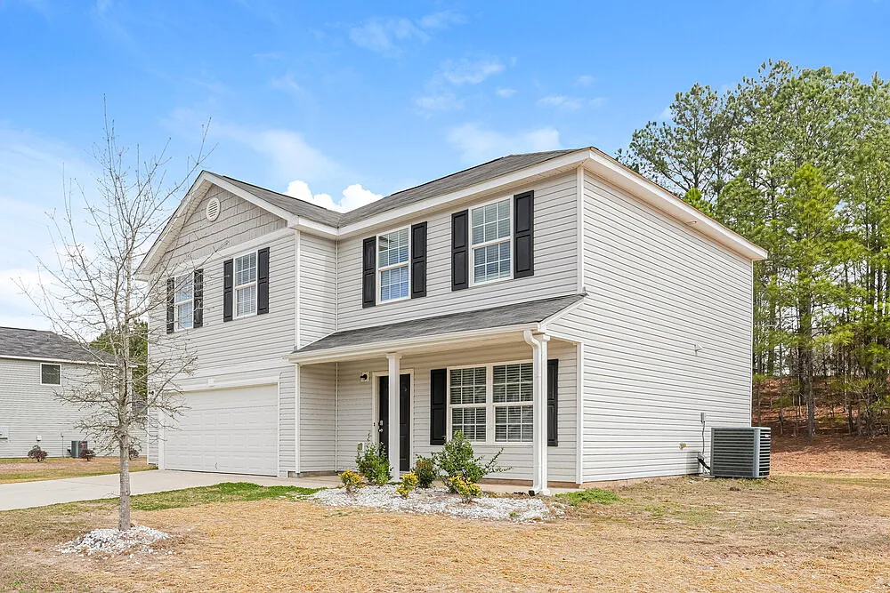4 bed, 2.5 bath, 2045 sqft, $2,710 — Photo 4