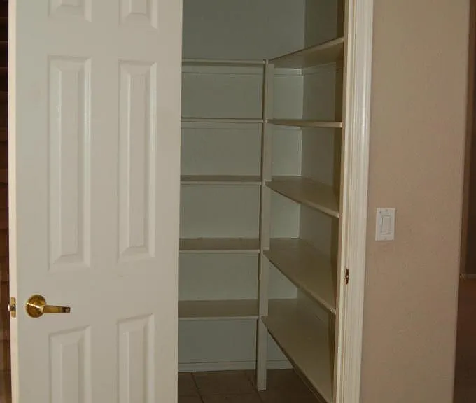 1041 W Longhorn Dr — Photo 10