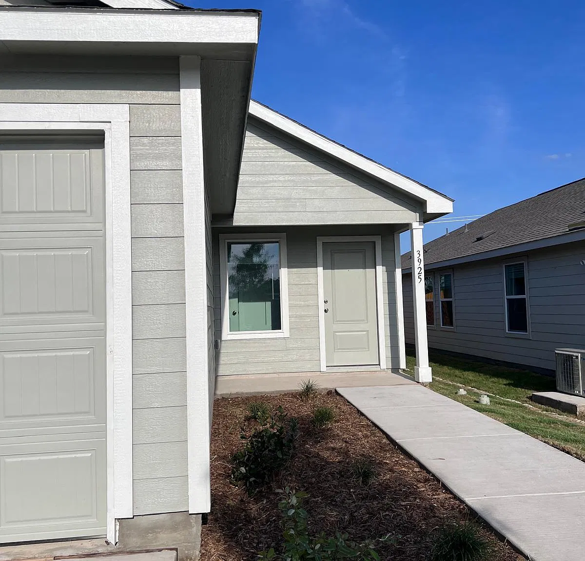 3 bed, 1410 sqft, $1,695 — Photo 3