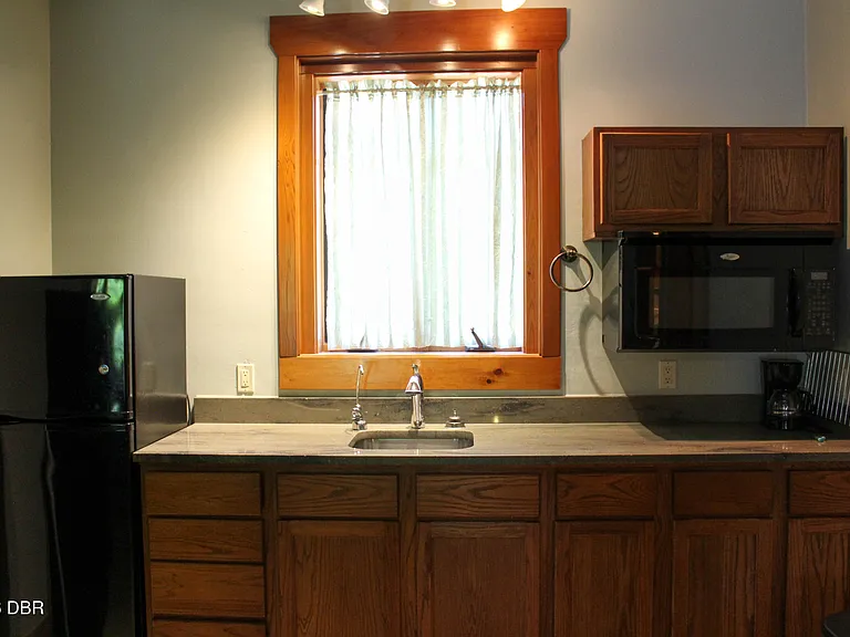100 Peterson Ct — Photo 23