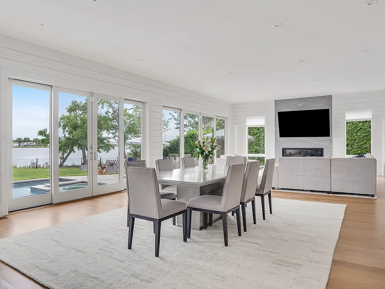 82 Harbor Dr — Photo 14