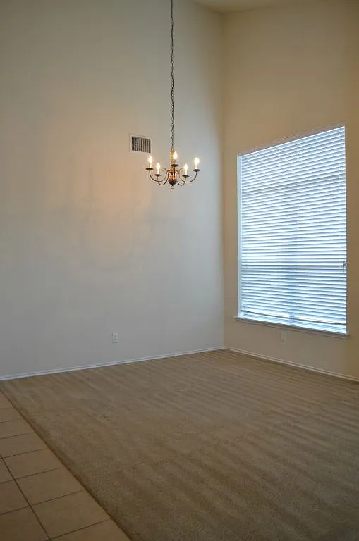 4 bed, 2.5 bath, 2058 sqft, $1,975 — Photo 3
