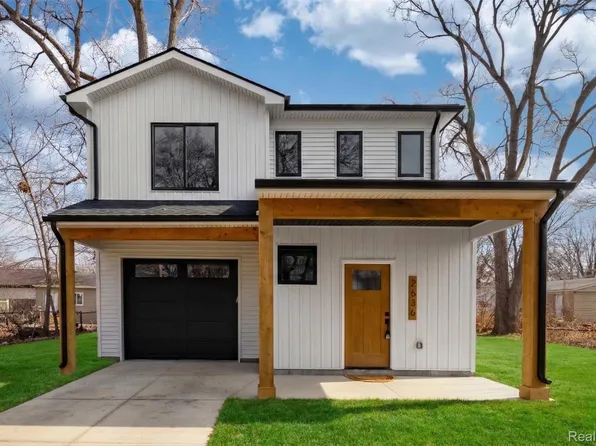 2636 Harris St, Ferndale, MI 48220