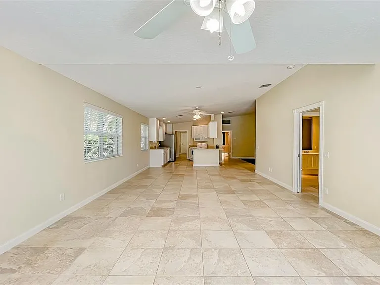 11830 Delfina Ln — Photo 9
