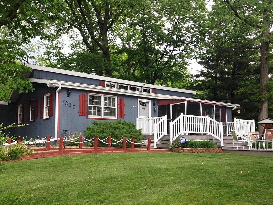 1st image of 7667 N Poplar Ln