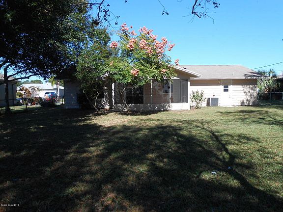 2nd image of 1080 Grandeur St SE