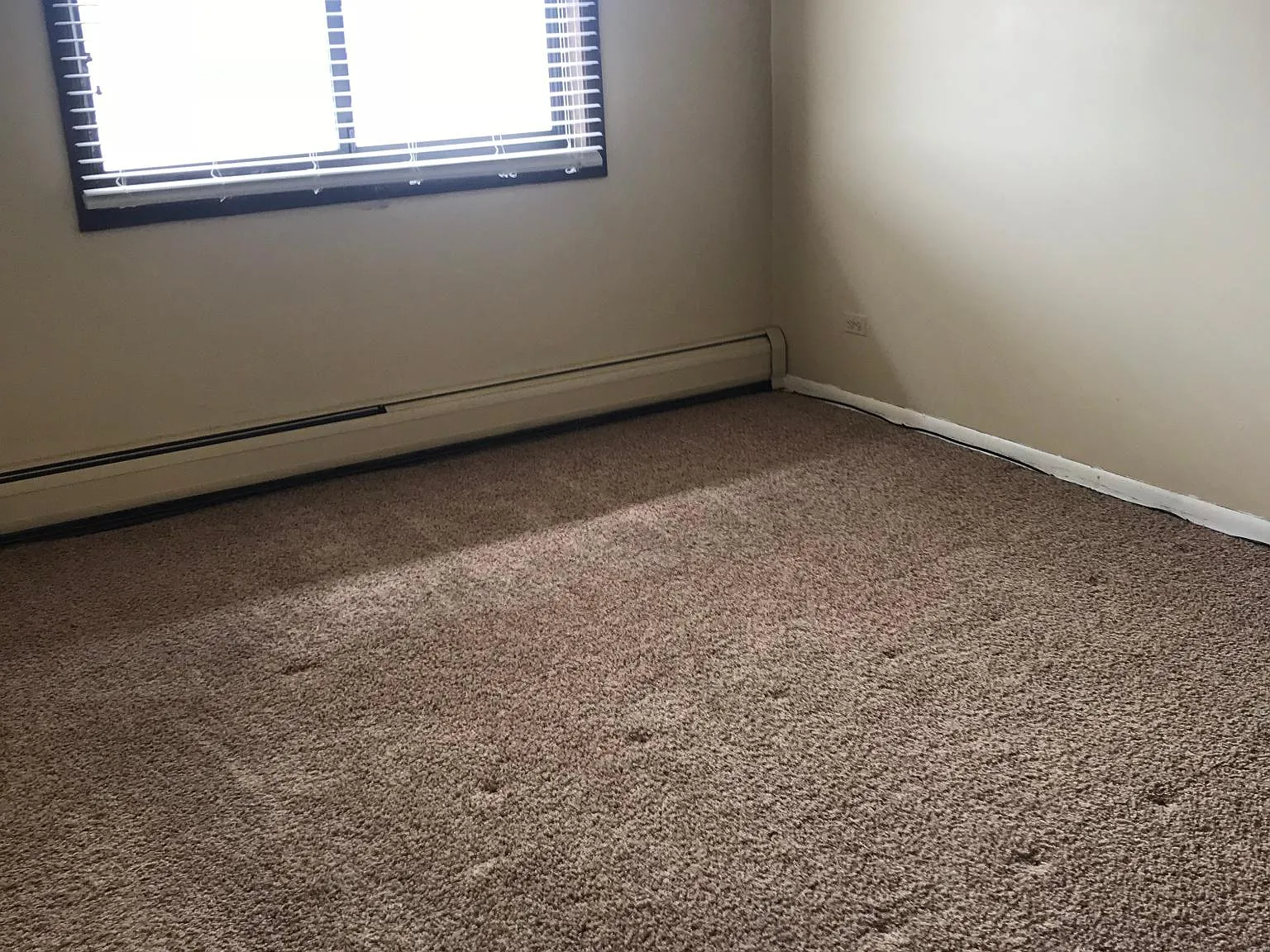 2 bed, 872 sqft, $1,675 — Photo 3