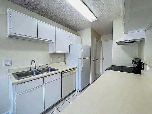 5th image of 12660 Ashford Point Dr APT 410
