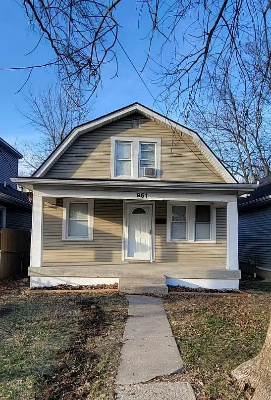 Building Photo - 951 W Florence Ave
