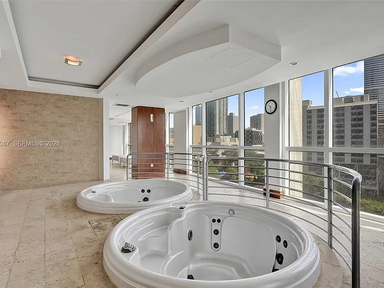 31 SE 5th St #2305 — Photo 37