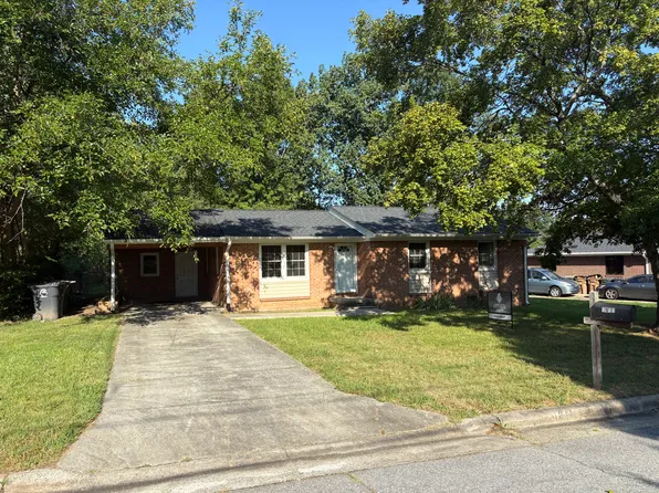 1811 Woodmere Dr, Greensboro, NC 27405
