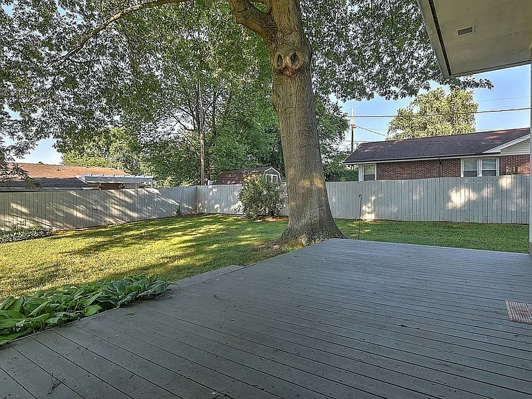 2001 Hermitage Dr — Photo 19