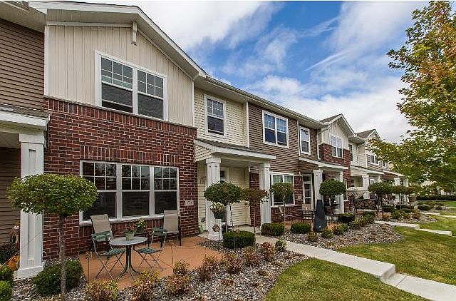 1st image of 9516 Scott Cir N