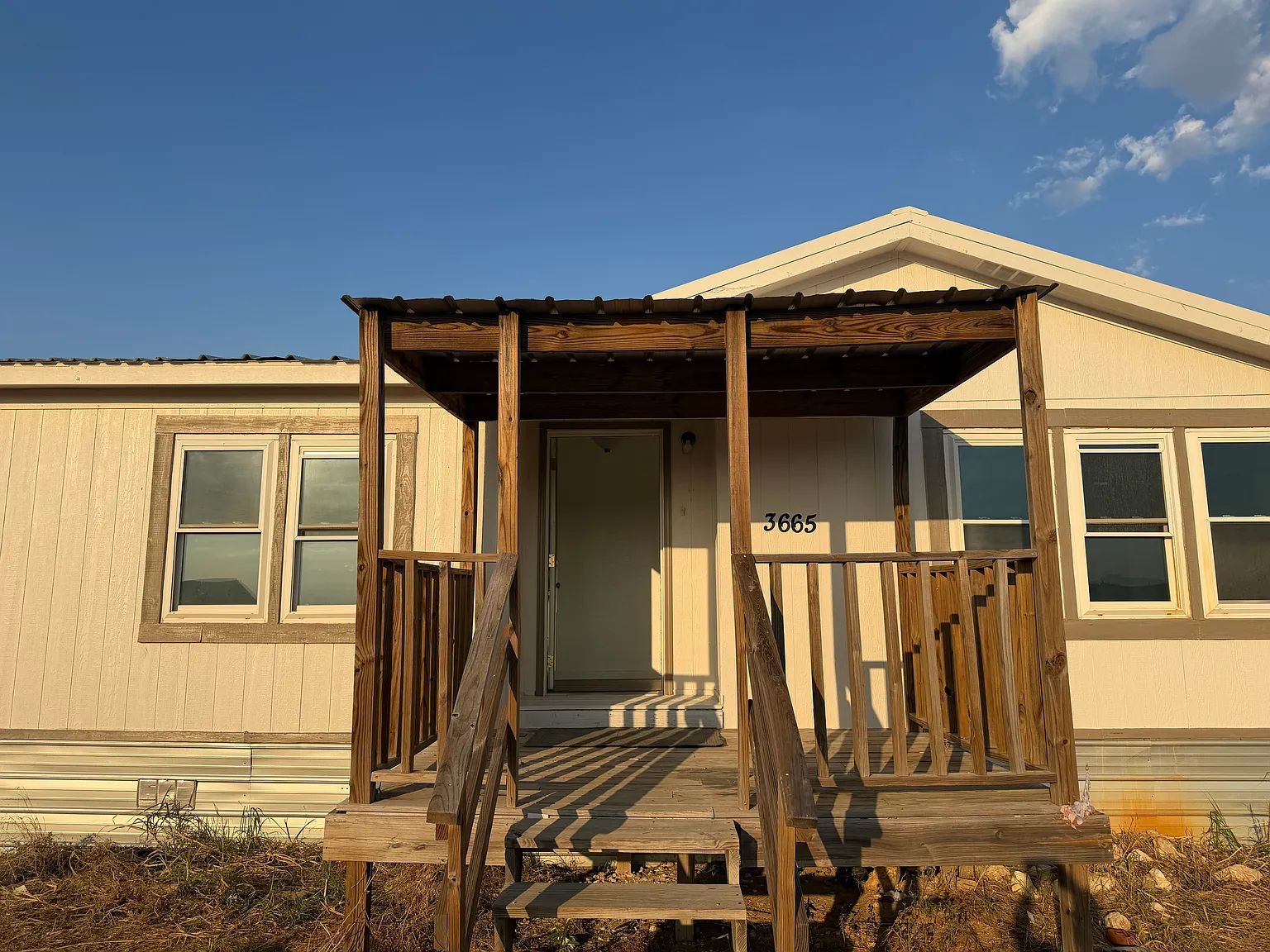 3 bed, 2300 sqft, $1,730 — Photo 4