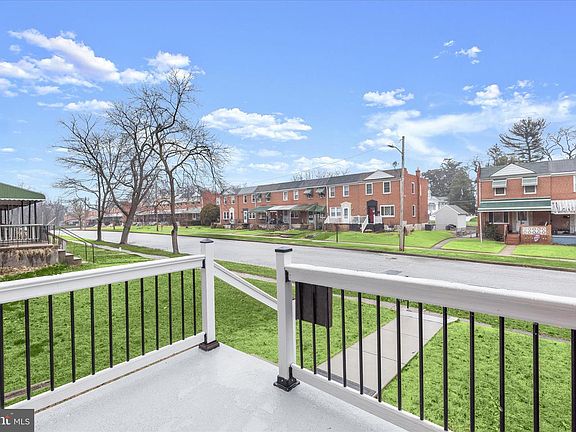 3rd image of 312 Leeanne Rd