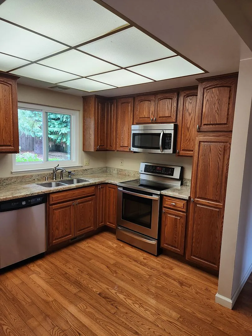Lovely Home in Oakmont 55+ Community, 2 bedroom, 2 full baths — Photo 3