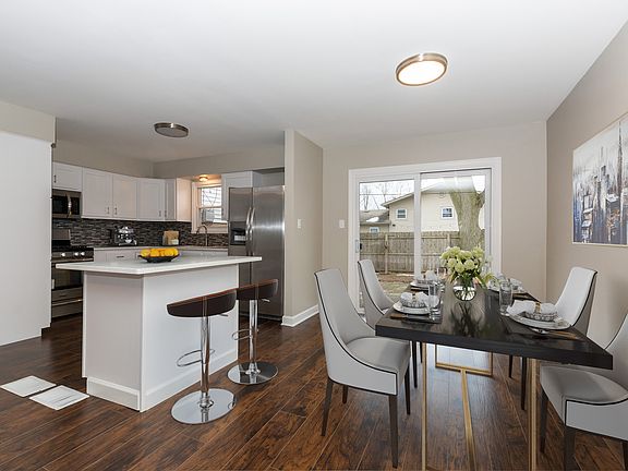 4th image of 5637 Chaucer Dr