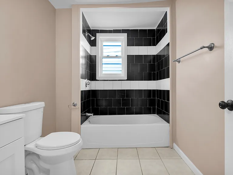 1500 Washington St #3 — Photo 9