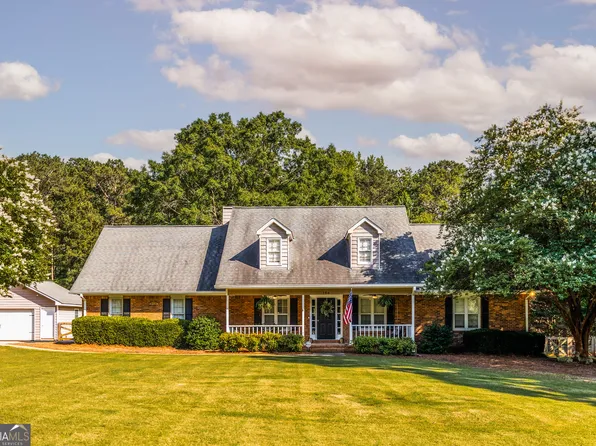 184 Wildflower Dr, Social Circle, GA 30025