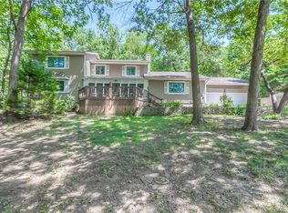 1445 Independence Ct, Leavenworth, KS 66048