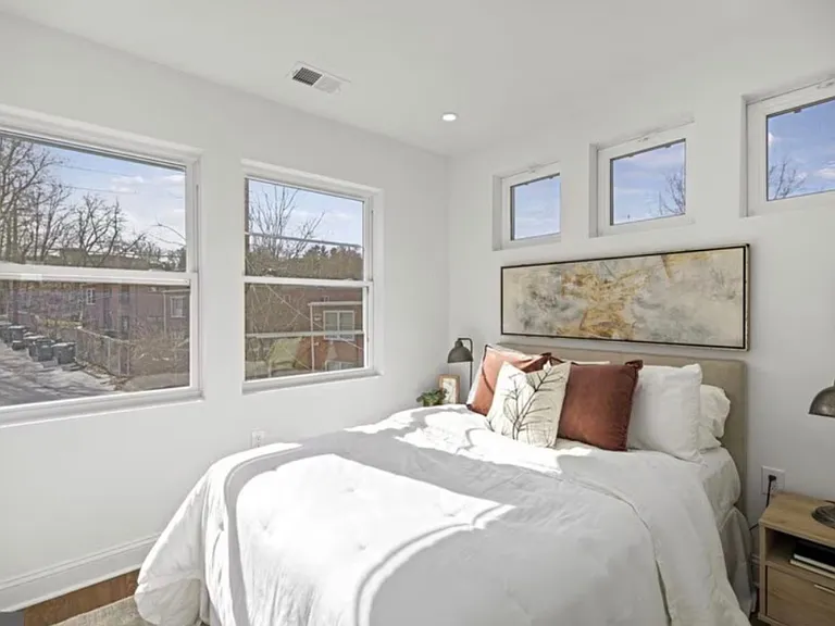 211 Webster St NE #1 — Photo 7