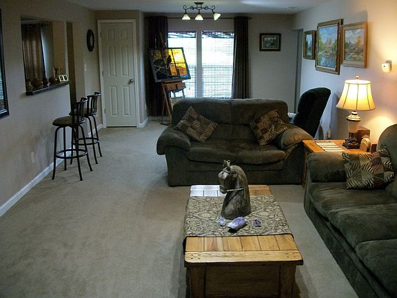 Living Room pic 2