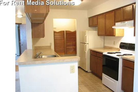 Highland Park Apartments — Photo 2