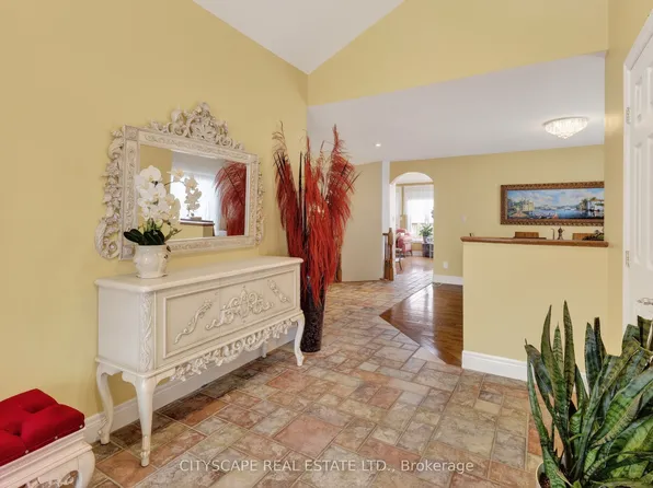 1100 Earnhart St, Kingston, ON K7P 3C2