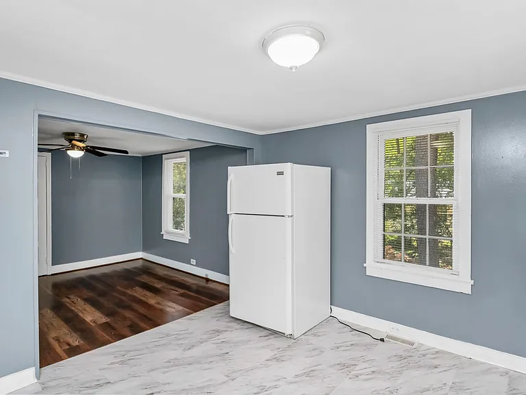 1330 Kingston Rd — Photo 12