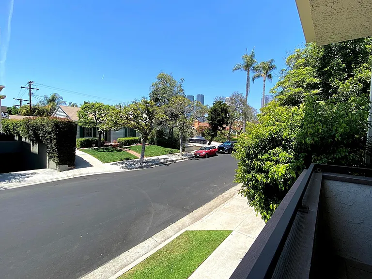 2250 S Beverly Glen Blvd #104 — Photo 9