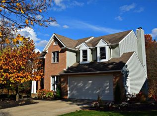 8605 Deep Cove Dr, Northfield, OH