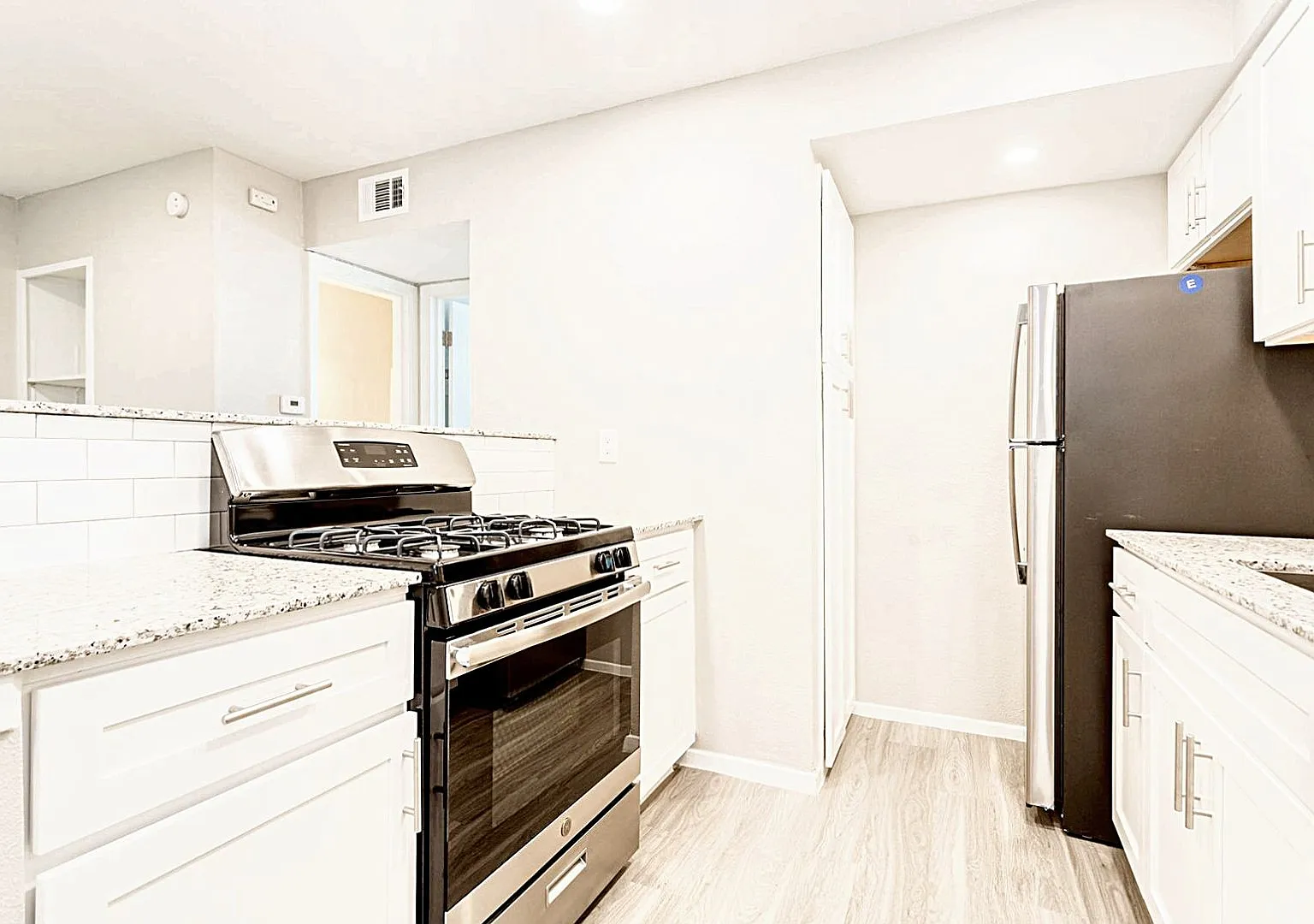 Manor Flats Apartments — Photo 2