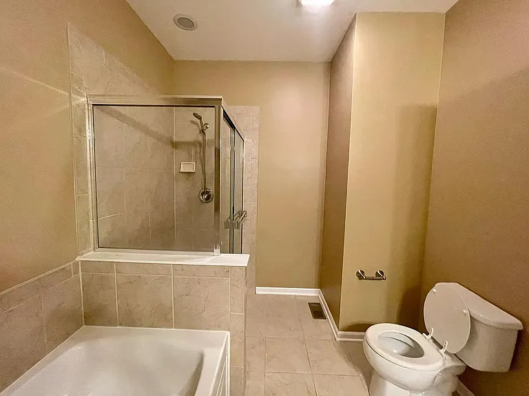 526 Grosvenor Ln — Photo 19