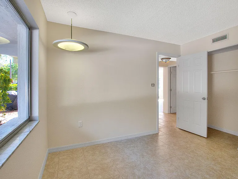 220 N Idlewood Ave #101 — Photo 7