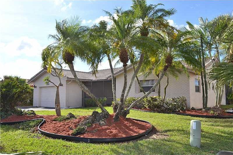 1st image of 10413 NW 70th Ct