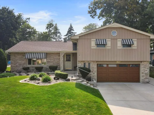 3217 South 123rd STREET, West Allis, WI 53227